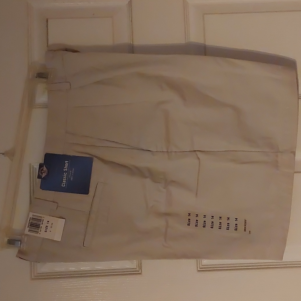 Dockers Misses Size 14 Classic Pleated Shorts